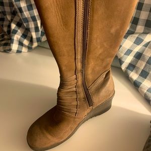 Keen boots brown wedge heel